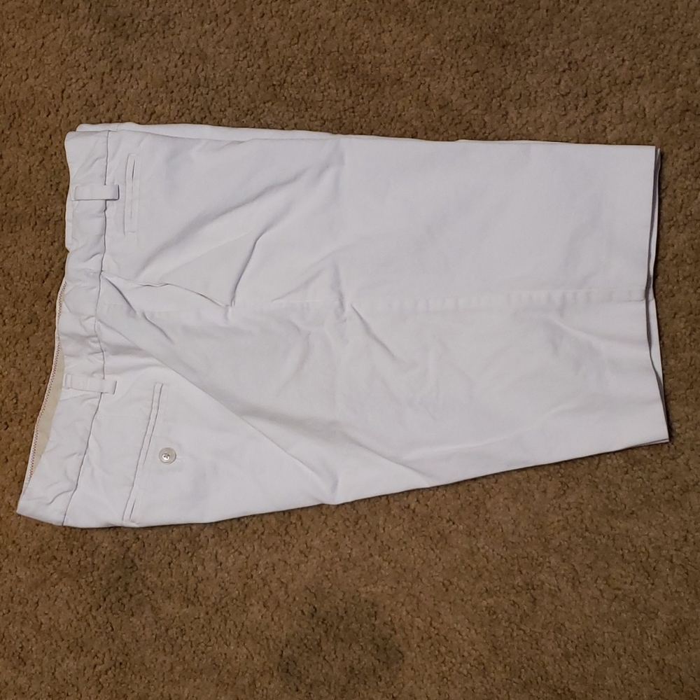 Eddie Bauer White Bermuda shorts. Tote 6.